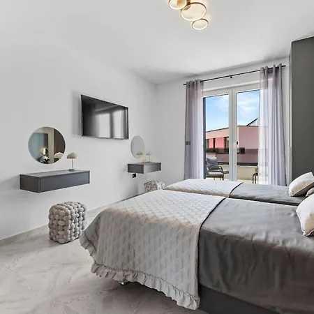 Willa In Medulin With Swimming Pool *