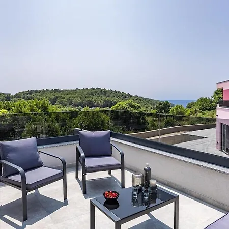 In Medulin With Swimming Pool *