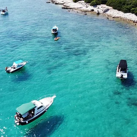 In Medulin With Swimming Pool Willa *