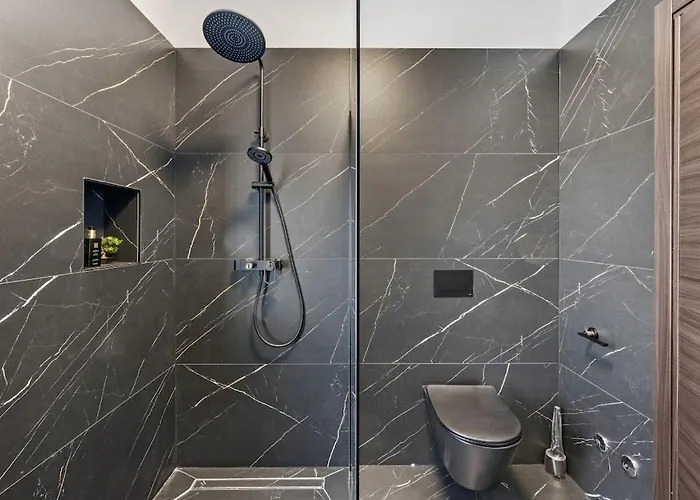 In With Swimming Pool Medulin